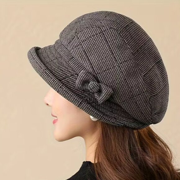 NWOT Classic Checkered Beret – Elegant & Warm Painter Hat for Fall/Winter - Picture 2 of 3